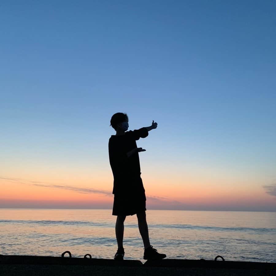 竹内唯人さんのインスタグラム写真 - (竹内唯人Instagram)「外はいい！ そして海はもっといい！ 自然が大好き〜🌴 あと写真が3枚残ってるから コメントしてくれた中から選んで送りマーース！」5月30日 20時58分 - takeuchi_yuito