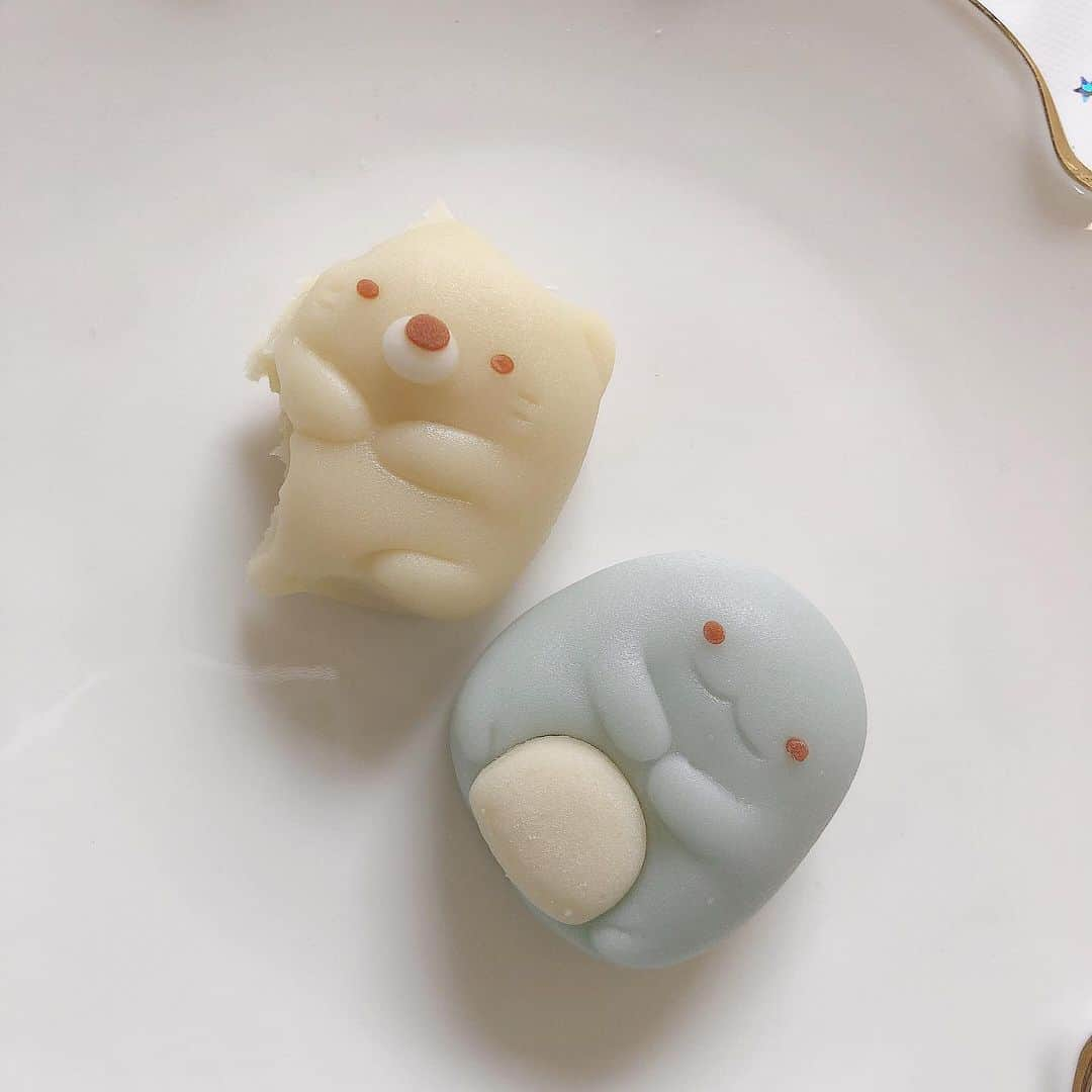 菖蒲まりんさんのインスタグラム写真 - (菖蒲まりんInstagram)「.﻿ ✧ ﻿ ﻿ やっと食べマスシリーズにで会えて嬉しい‪(ᐡɞ̴̶̷ ̫ ɞ̴̶̷ᐡ)💙﻿ ﻿ リラックマの食べマスに遭遇したのに友人の家に忘れてきた馬鹿なのでこんなに早い周期で新作に出会えるとは...！﻿ ﻿ ねこのカスタード味美味しかったよ〜♡﻿ ﻿ ﻿ .﻿ ﻿ #すみっコぐらし ##食べマス #和菓子 #練り切り #餡子 #ファミリーマート #ファミマスイーツ #ファミマ #カスタード #ぶどう ##菖蒲まりん #nmb48 #ねこ #とかげ #恐竜 #🐱#🦎#🦖#🍇﻿ ﻿ ✧」5月30日 21時19分 - marin_nonfic