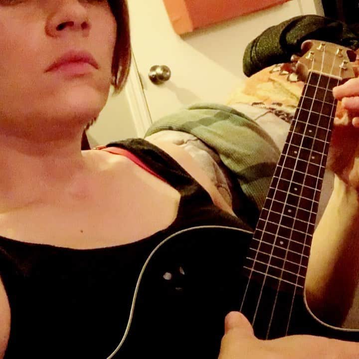 カーキ・キングのインスタグラム：「Improv for George Floyd.」