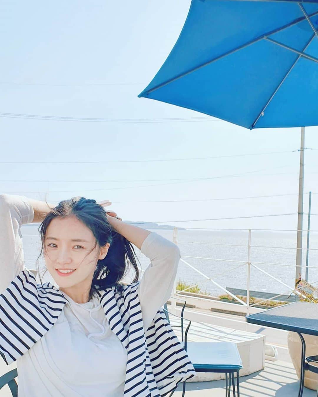 コ・ボギョルのインスタグラム：「주말미션: 사람 없는 곳 찾기 성공🙆‍♀️ 좋은 주말 보내세요:)」