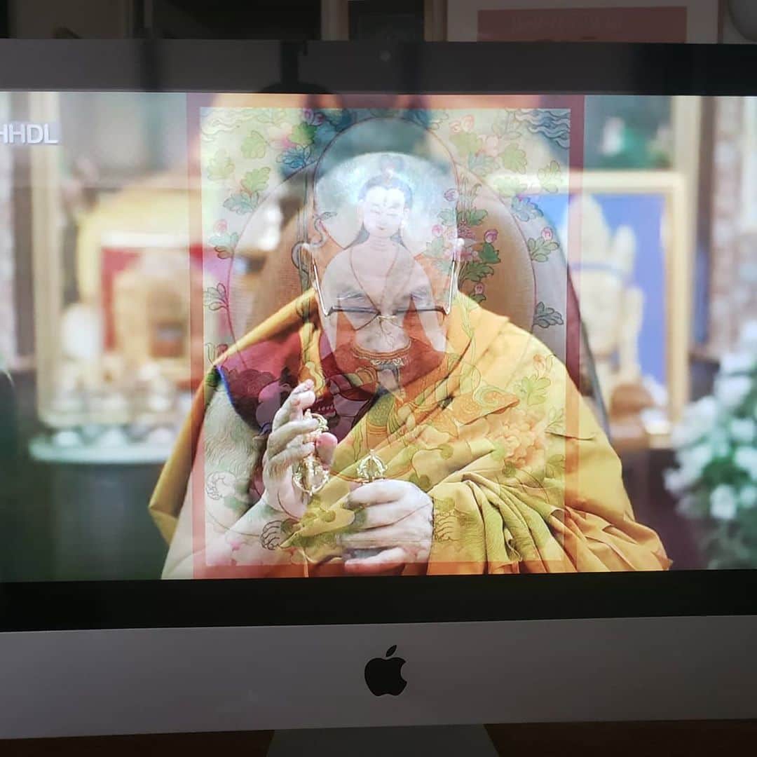 信國太志のインスタグラム：「Precious on line empowerment by his holiness Dalai Lama on my birthday. This pic. is taken coincidentally while images were imposed.」