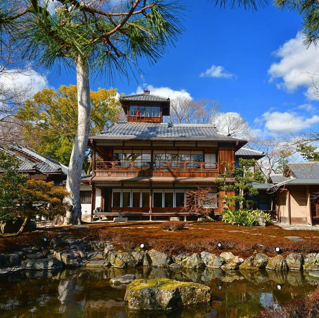 japantripのインスタグラム：「#somewheresomeday  #思い出trip  #旧三井家下鴨別邸庭園  #kyoto  #worldheritage  #蔵出写真 #kyoto  #kyotojapan  #unseenjapan  #旧三井家下鴨別邸  #下鴨  #カメラ女子  #カメラ好きな人と繋がりたい  #japantrip  #japan  #instapic  #instatrip  #japan  #kyotophoto  #unseenjapanphoto  #unseenjapantrip #myfavoriteplace  #myfavorite #japan_of_insta  #japan_daytime_view  #tripadvisorjapan」