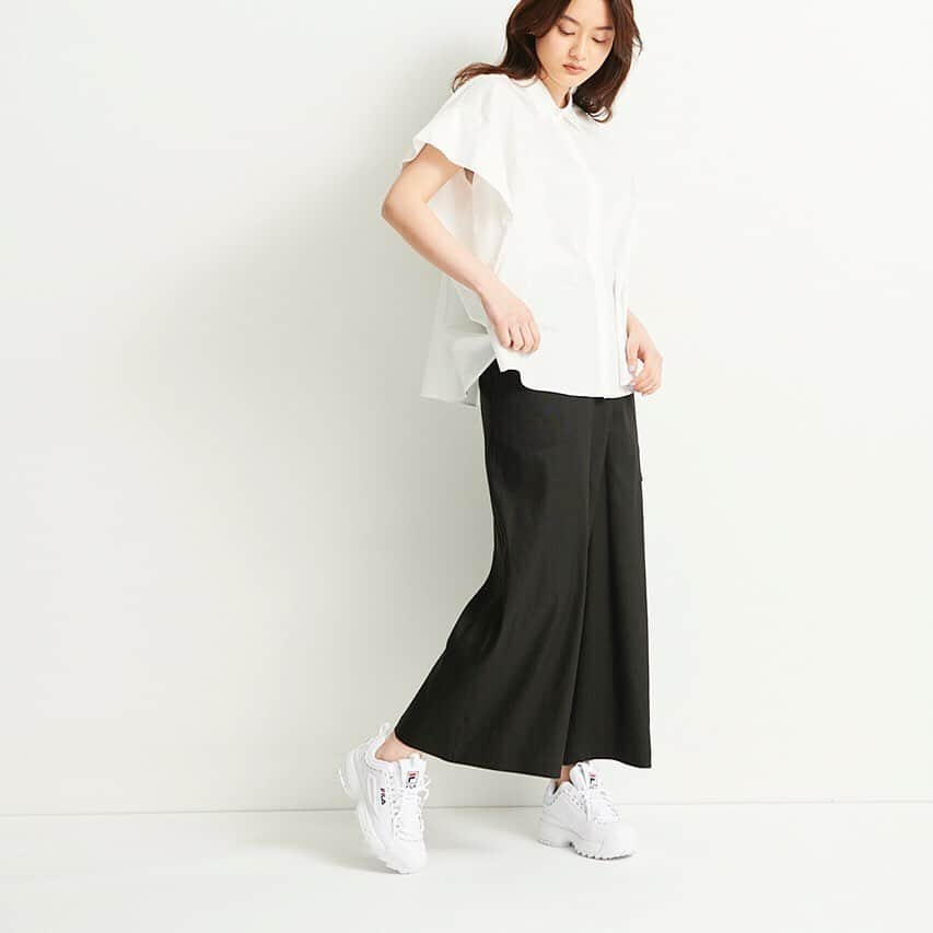 LOUNIE（ルーニィ）さんのインスタグラム写真 - (LOUNIE（ルーニィ）Instagram)「《LOUNIE Culottes》新作入荷！ラップ風デザインが今年らしい『ガウチョパンツ』。麻のナチュラル感と、ストレッチ性に優れた着心地抜群の素材感が魅力✨ ㅤㅤㅤㅤㅤㅤ ややハイウエストデザインで、着丈86cm。ロングスカートより短めなので、パンツ選びに苦戦しがちな"小さいさん"も、お直しいらずで着ていただけます☆ ㅤㅤㅤㅤㅤㅤ Culottes(10414133③)¥22000+tax ㅤㅤ #LOUNIE#lounie#ルーニィ#2020ss#fashion#escape#リラックスコーデ#お仕事コーデ#ガウチョパンツ#キュロット」5月30日 15時30分 - lounie_jp