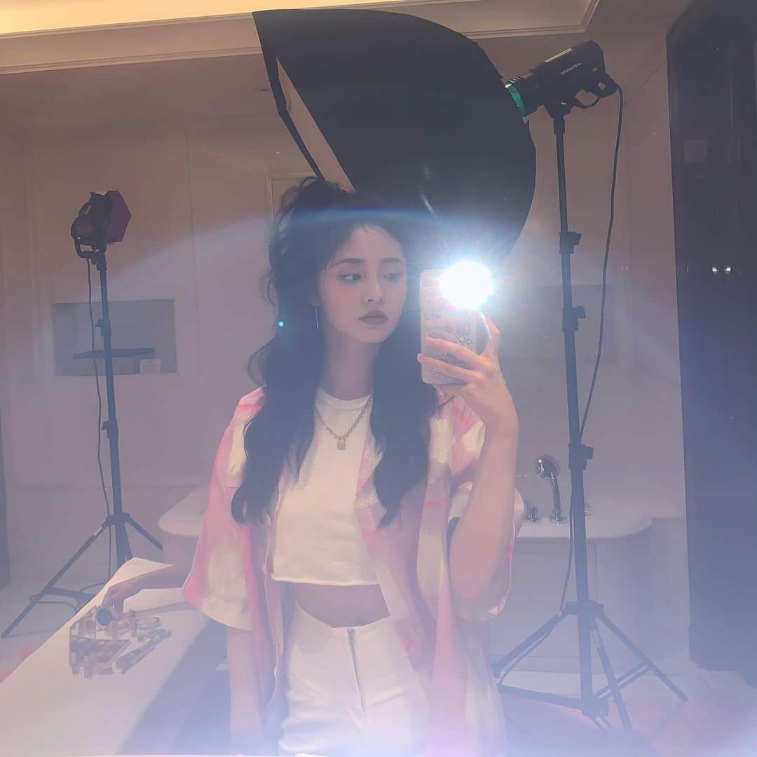 チュ・ギョルギョンさんのインスタグラム写真 - (チュ・ギョルギョンInstagram)「💄💕」5月30日 15時54分 - zhou_jieqiong1216