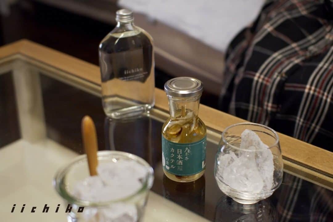 のインスタグラム：「【三和酒類×cainz】 爽やかさの中に深い味わいを秘めた「いいちこパーソン」が、麦焼酎の新しい飲み方をご提案します。 セットの「夕香亭 日本酒カクテルの素」は、かぼすのすっきりとした味わい。カクテルの素にいいちこパーソンを入れるだけで、おいしいいいちこカクテルが作れます。 作って楽しい、飲んでおいしい”Drink It Yourself”は、カインズがご提案するお酒の新しい飲み方。ひとりでゆったりと家でお酒を飲むときは、自分時間を豊かに、自分好みの味を見つけてみませんか？ . いいちこ DIYセット 価格 980円(税込) . 詳しくはこちら http://www.cainz.com/jp/design_exhibition/item/4904339001379.html . ※一部店舗によりお取り扱いがない場合がございます。ご了承ください。 ※限定品により、なくなり次第終了となります。 . #カインズデザイン展vol5 #三和酒類 #いいちこ #いいちこパーソン #夕香亭 #カクテルの素 #かぼす #麦焼酎 #カクテル #限定セット #designexhibition #sanwashurui  #iichiko #cocktail #kabosu #cainz #cainzhome #カインズ #カインズホーム #くらしにららら」