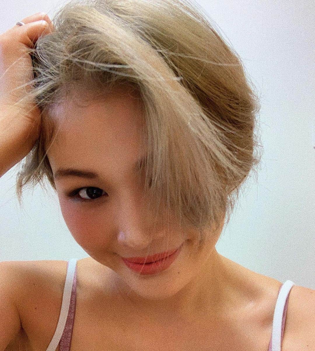 のインスタグラム：「back to my shorthair💈✨ 💎thankyou @lovelockhair . #6年ぶり #shorthair #blondhair  #自粛疲れをバッサリ #気持ち切り替えてくよっ」