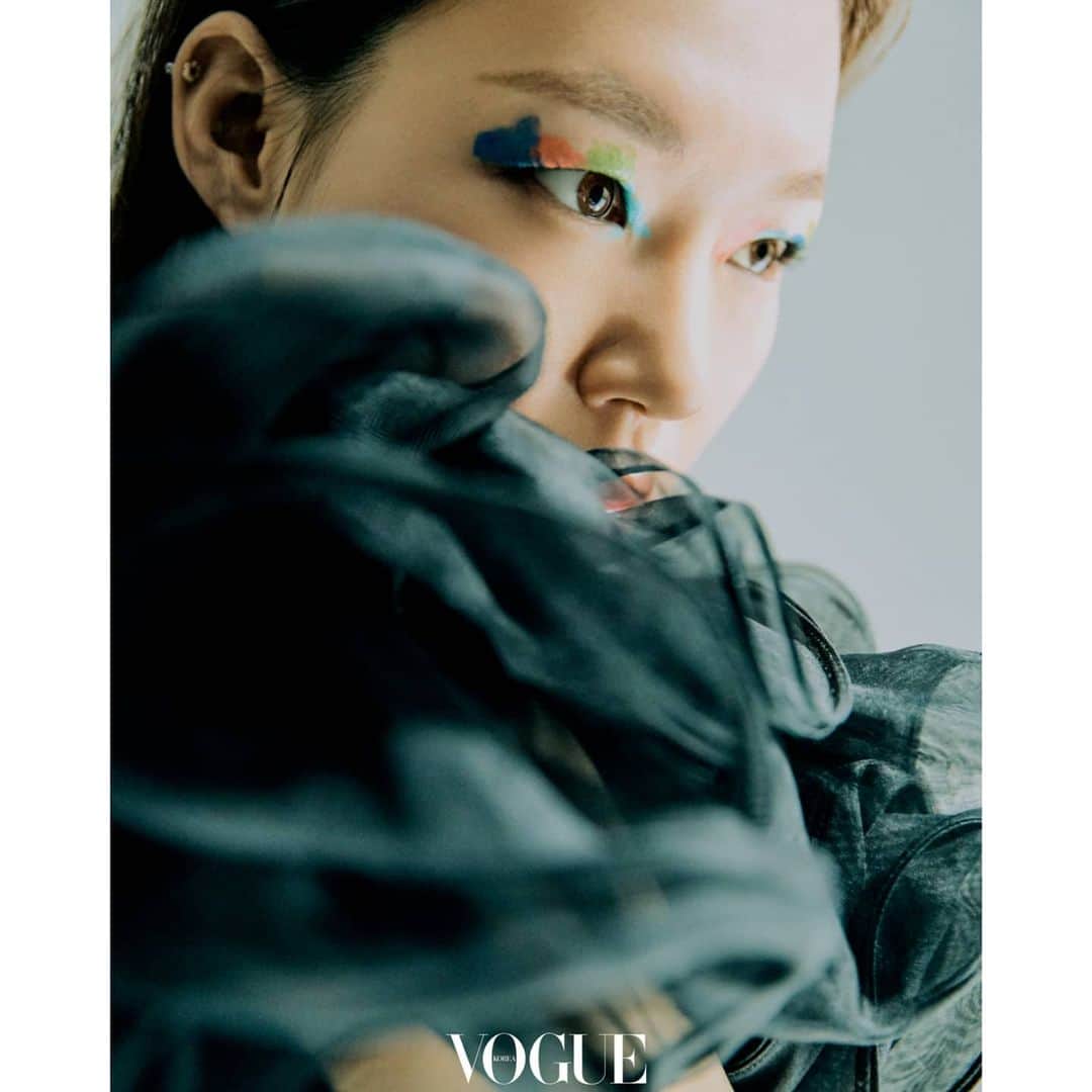 ハン・イェリさんのインスタグラム写真 - (ハン・イェリInstagram)「#Vogue #Voguekorea #보그6월호 #곧만나요 #❤」5月30日 17時58分 - hanyeri_official