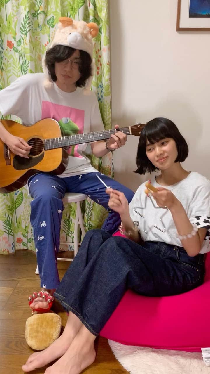 永井聖一のインスタグラム：「Zabadakが大好きな尚美さん ( @happy_harumi )。 風が気持ちいい昼下がりは上野洋子さんの名曲を歌おう🐏 #私は羊 #上野洋子 #トライアングルの使い方を知らない嫁」