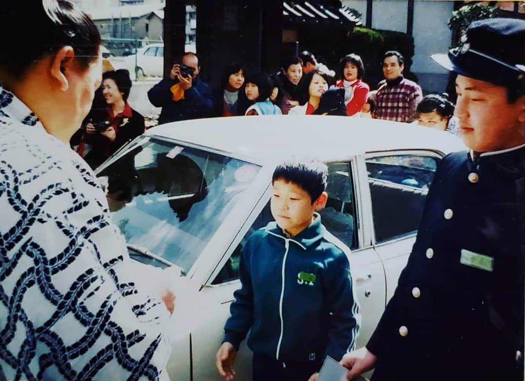 金本浩二のインスタグラム：「丸中の柔道部は、兼相撲部でもありました❕相撲をやりたかった訳ではないのですが、柔道部顧問との関係があったのだと記憶しております。 懐かしいなぁ～😌 いまでもこの時の、この場面ハッキリと覚えています😄」