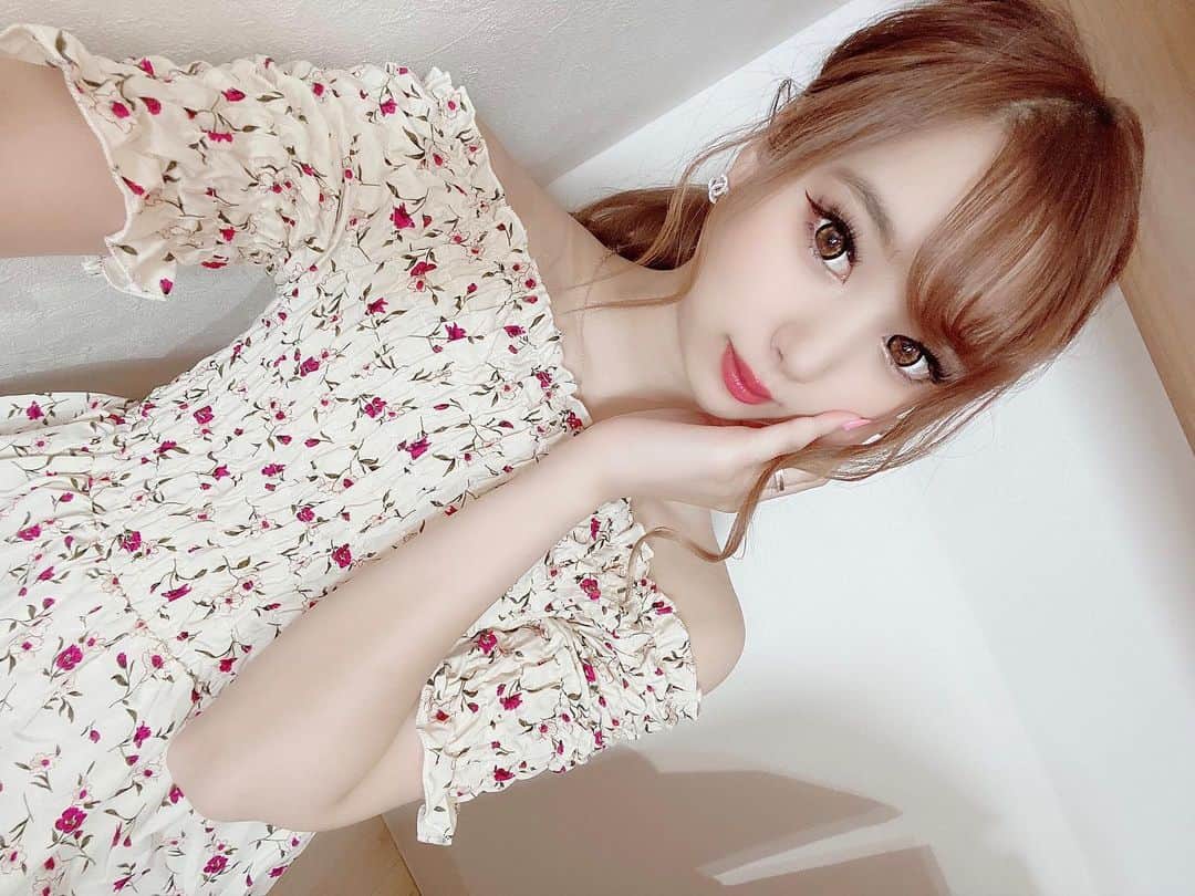 嶋谷愛（あいちゅん）のインスタグラム：「. #GRL 爆買いしたから 更新たくさんしちゃって👐♥ 可愛い夏用わんぴ . . #lfl #❤ #ヘアアレンジ #ヘアセット #CHANEL」