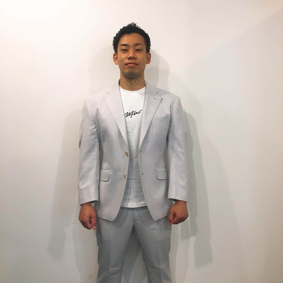 駒場孝さんのインスタグラム写真 - (駒場孝Instagram)「大阪堀江にある「@tailor_factory 」さんで素敵な新衣装を作って頂きました！ 大人な素材と色味で格好いいです！ またこれを着て舞台に立ちたいと思います！ ありがとうございます！」5月30日 19時11分 - koma0205