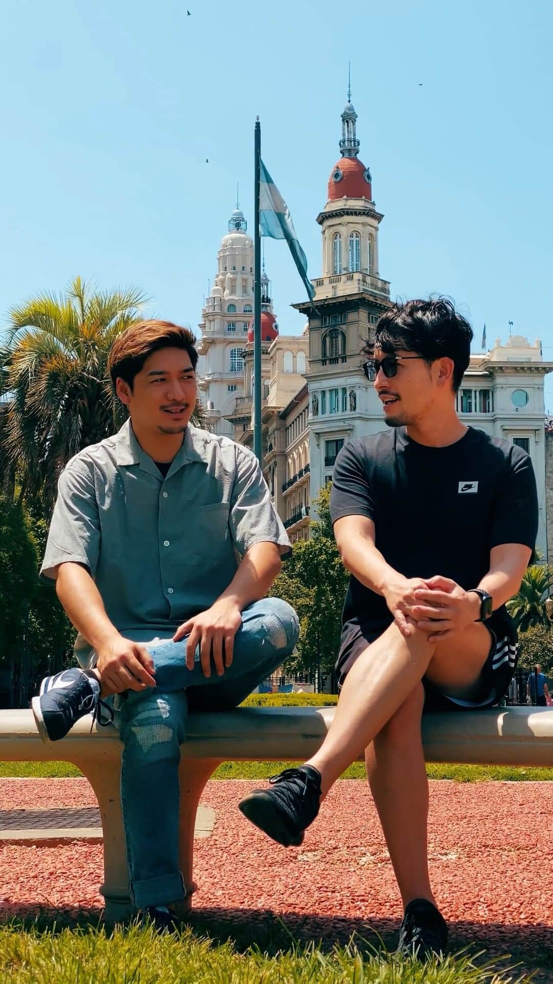 小柳津林太郎のインスタグラム：「Want to share my journey in Argentina Vol.1 We went explore and experience one of the greatest beef in the world🍖  1月に訪れたアルゼンチンの渡航の記憶を映像に落とし込みました。世界最高峰のステーキを見つけに旅した時の記録です。  全5話あるので、順次配信していきます。  この旅は資生堂unoさんにサポートして頂きました。心から感謝。  #アルゼンチン #スキンケア #PR #ウーノ #肌は大人の勝負服 #資生堂 #SHISEIDO」