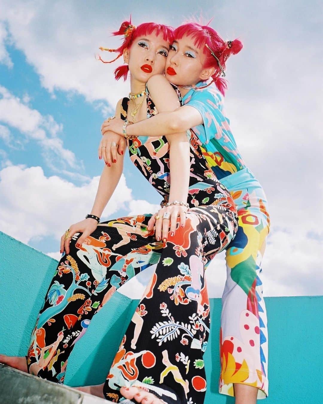 AYAさんのインスタグラム写真 - (AYAInstagram)「I feel summer in the air🌴☀️🏄🏼‍♀️ @mirandamakaroff × @desigual  Photo by @fiiiiiish  Hairmake by @katohairmake  #mirandalovesdesigual ❤️」5月30日 19時32分 - ayaxxamiaya