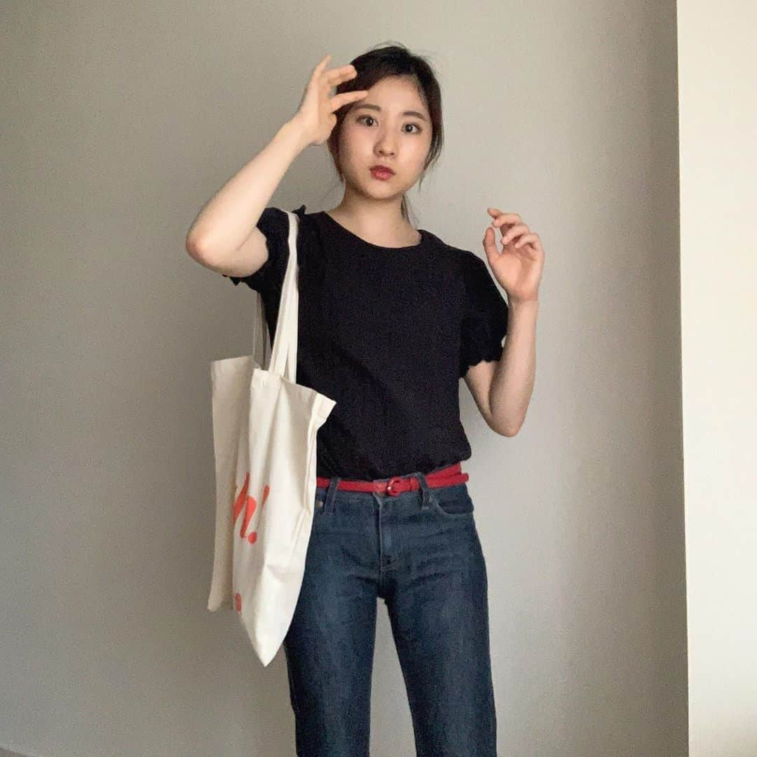 林萌々香さんのインスタグラム写真 - (林萌々香Instagram)「私服☺︎ 頼んでたトートが届いた〜✈︎💓 . . #私服#ファッション#コーディネート#fashion#ootd#lisasaysgah#デニムコーデ#トートバッグ#levis」5月30日 19時46分 - momoka_hayashi