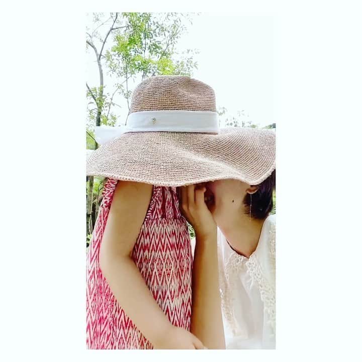 廣瀬規子のインスタグラム：「気持ちの良いお天気でしたね✨ 随分お口が達者になりました、、🤭😂 ・ ・ #土曜日 #この後何故か耳を噛まれるという #なぜ #3歳女の子 #お洒落したみたい😂」