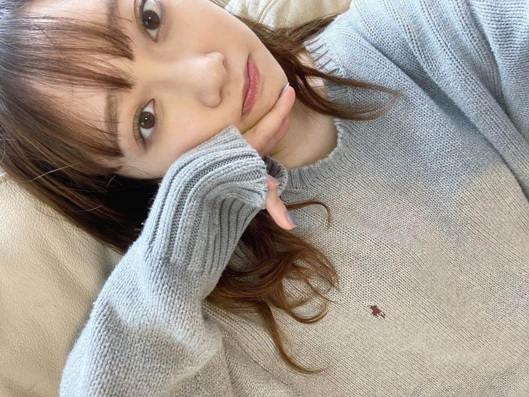 片原恵麻さんのインスタグラム写真 - (片原恵麻Instagram)「撮影で久々にニット着たﾖ‪‪☺︎‬ オヤスミ~~🐰」6月28日 23時11分 - emma_katahara