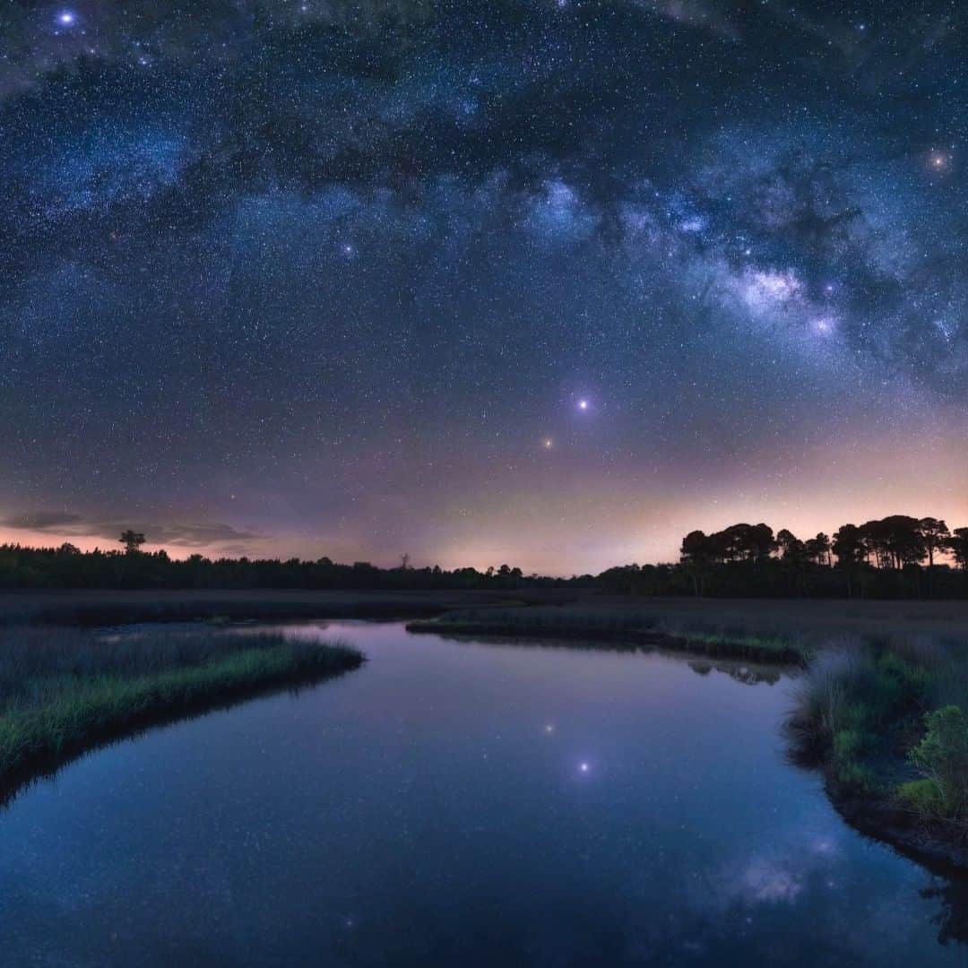 アメリカ内務省さんのインスタグラム写真 - (アメリカ内務省Instagram)「"The sky is a meadow of wildstar flowers." ― Ann Zwinger  Cedar Keys National Wildlife Refuge in #Florida offered photographer Cody Laub a dark sky illuminated with #stars. "When I got out of my car and looked up, I could see the Milky Way with my naked eye. It felt so surreal." The refuge is comprised of 13 small islands ranging from 1 to 120 acres in size. Take a kayak or boat and explore the small islands for birdwatching, hiking and time on the water. Bring bug spray and your sense of adventure. Photo by Cody Laub (@codylaubphotography). #USInterior  #NationalWildlifeRefuge」6月28日 23時20分 - usinterior