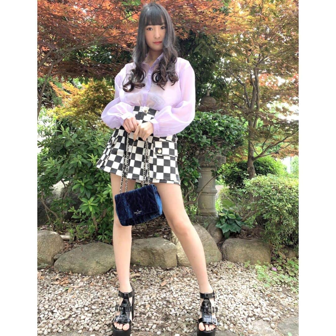 岡本怜奈さんのインスタグラム写真 - (岡本怜奈Instagram)「♡﻿ 大人っぽコーデ💜﻿ ﻿ ✔️ 𝒔𝒉𝒊𝒓𝒕  #newlyme (@newlyme_official)﻿ ✔️ 𝒔𝒌𝒊𝒓𝒕  #volcan_aphrodite(@volcan_official)﻿ ✔️ 𝒔𝒂𝒏𝒅𝒂𝒍𝒔. 𝒆𝒂𝒓𝒓𝒊𝒏𝒈𝒔﻿  #bubblestokyo (@bubblestokyo)﻿ ✔️ 𝒃𝒂𝒈  #katespeny (@katespadeny)﻿ ♡﻿ ♡﻿ #岡本怜奈 #れなたん #nmb48 #たんたんコーデ﻿ #fashion #コーデ #happy #Instagood」6月28日 23時20分 - renatan1222