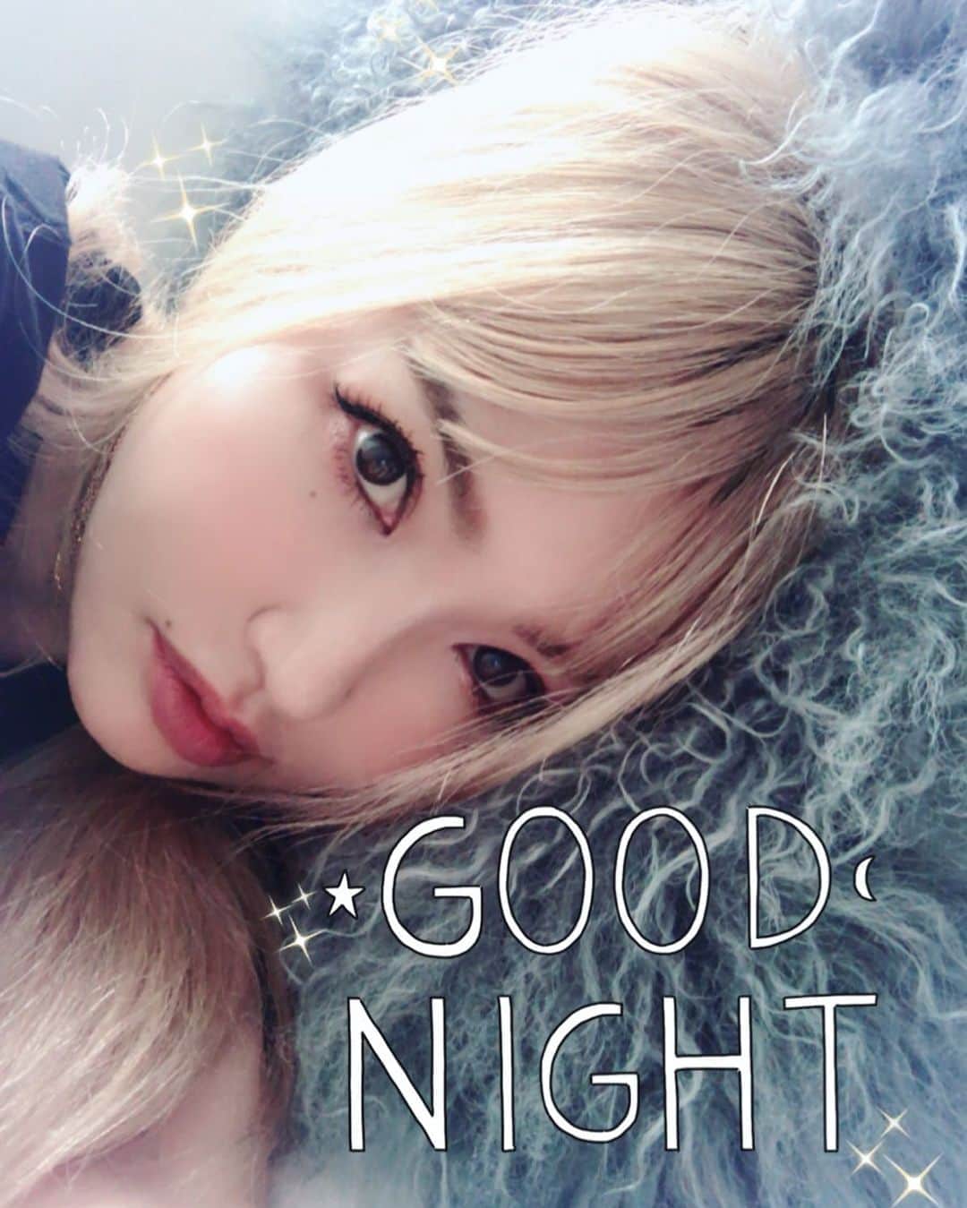 のインスタグラム：「Sweet dreams 🦄✨ Have a wonderful week 💋💕❣️ 🌟Goodnight 🌟 #goodnight #lifestyle #beauty #fashion #risahirako #平子理沙」
