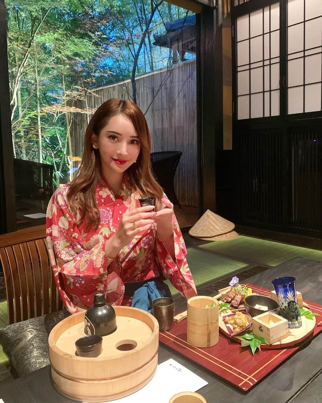 伊東亜梨沙さんのインスタグラム写真 - (伊東亜梨沙Instagram)「永遠に1人で日本酒飲んでた🍶❤️笑 雰囲気もサービスもお料理も全て完璧な宿だったなあ♨️ . 楽しい週末でした🥺 すーちゃんありがと♡ てかなぜか、動画があげられない。笑 . . #竹ふえ #温泉旅行 #温泉 #♨️ #熊本 #熊本旅行 #trip #travel #タビジョ #ありさtravel #国内旅行」6月28日 23時24分 - arisa__917m