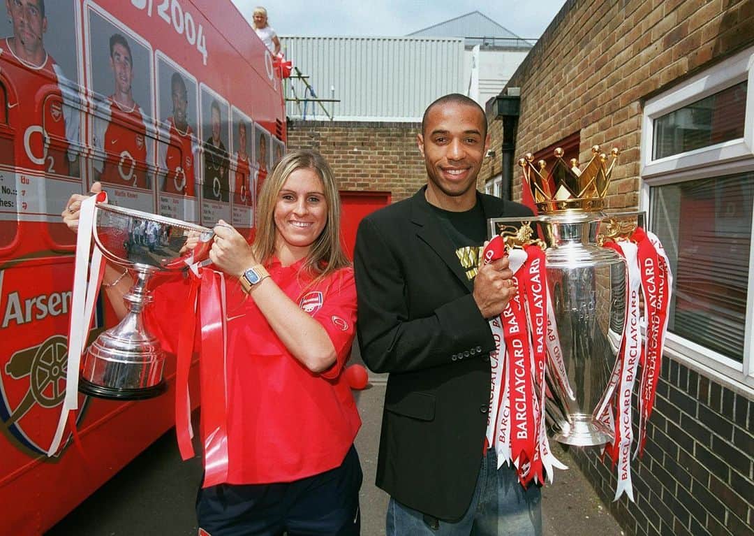 Arsenal Ladiesさんのインスタグラム写真 - (Arsenal LadiesInstagram)「#Throwback to an iconic 2003/04 season 🏆 ⁣ ⁣ #COYG #ComeOnYouGunners #Arsenal #AFC」6月28日 23時43分 - arsenalwfc