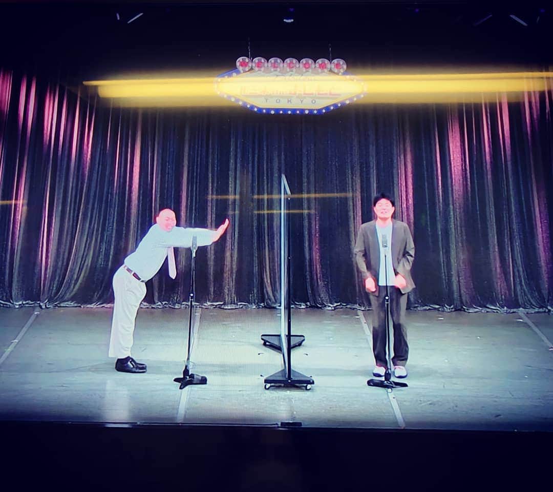 松本康太さんのインスタグラム写真 - (松本康太Instagram)「『３ヶ月ぶりの舞台』ソーシャルディスタンスで、あるある探検隊がこんな形になってしまうのです♪今日はstayhomeあるあるをしました＼(^o^)／お客さんの感覚もソーシャルディスタンスなのです！  #劇場出番 #ルミネtheよしもと #ソーシャルディスタンス #あるある探検隊 #気絶 は#飛沫 に気をつけてやる #レギュラー #stayathome #あるある #ネタ #リズムネタ」6月29日 0時02分 - aruarutankentai.matsumoto