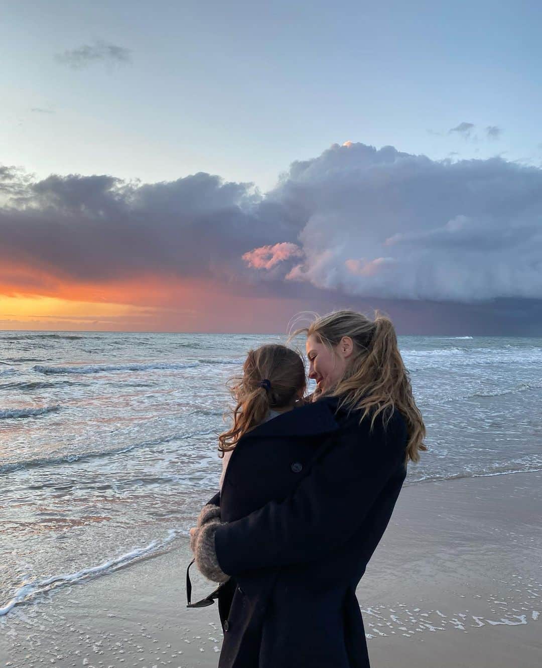 Mathilde Goehlerのインスタグラム：「Moments to remember 🧡」