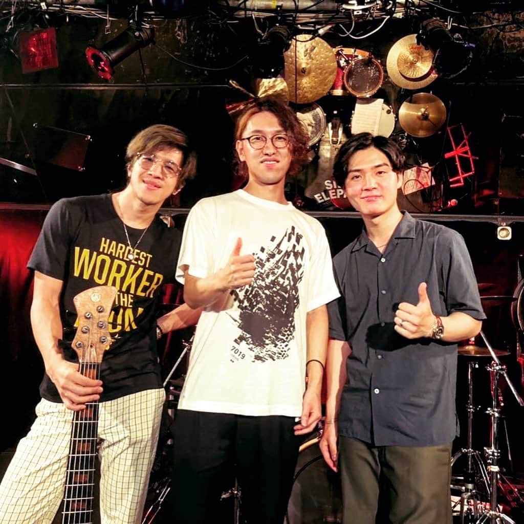 森田悠介さんのインスタグラム写真 - (森田悠介Instagram)「I realized that I should make music. Try not to forget. We had nice music time again, thanks cats! 📣You still can check live archive video from the link on my top page, please check them out☝️ #music #musicianlife #bassplayer #bassist #bajo #bajista #composer #online #gig #streaming  #jazz #fusion #progressive #improvisation #instrumental #hardestworkerintheroom #underarmour #ootd @adamovicbasses  @markbass #adamovic #adamovicbasses  #markbass #markbassamp」6月29日 0時16分 - yusukemorita_bass