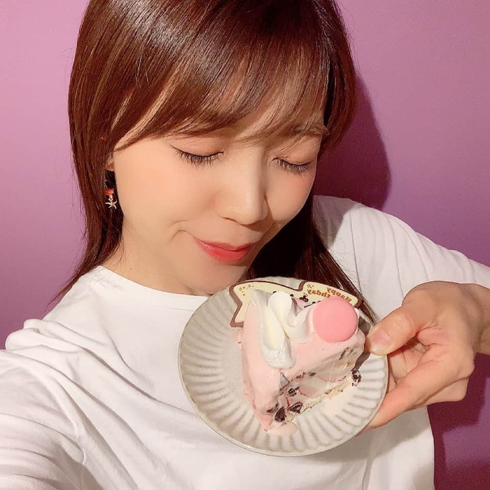 三森すずこのインスタグラム：「34歳になりました！ビックリ♪笑 みんなのおかげで楽しい人生を送っています。本当に感謝…💖 そして、両親に感謝🎂💖💖💖」