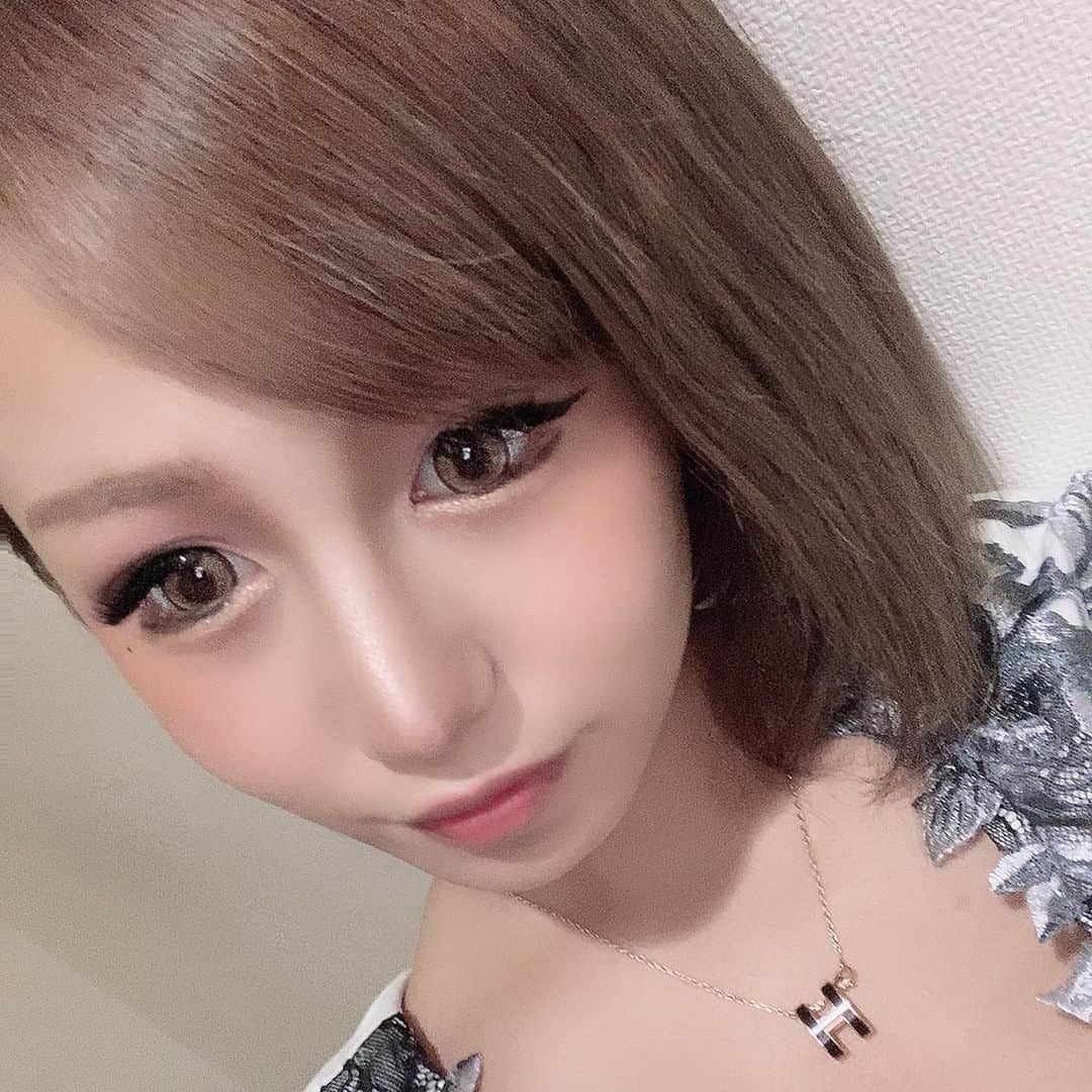 りこぴのインスタグラム：「#仙台 #国分町 #キャバ嬢 #キャバクラ #マツエク #ショートカット女子 #更年期障害 #反抗期 #お寿司 #ドッグカフェ #りことすーちゃん  #YouTuber #1週間お疲れ様でした  #今週も頑張ろう」