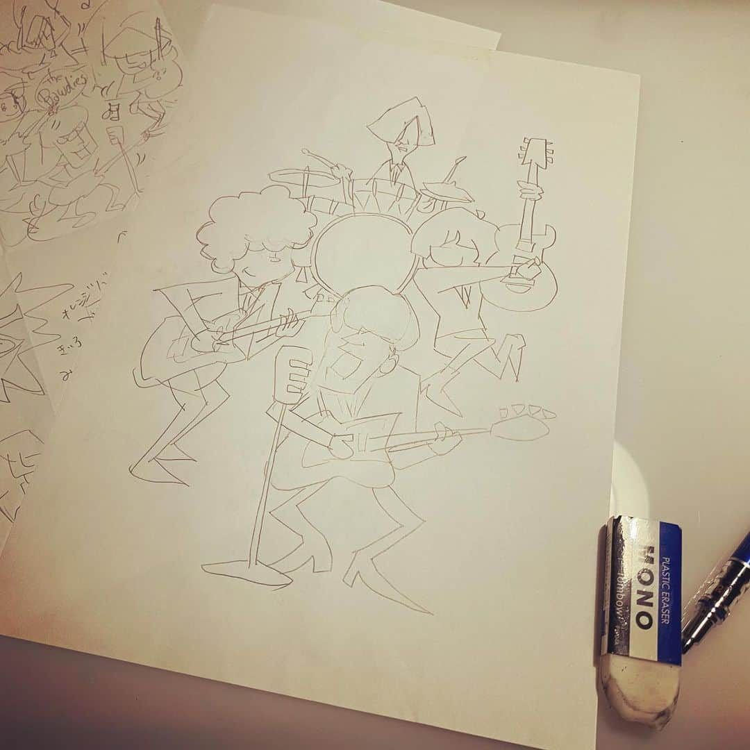 THE BAWDIESさんのインスタグラム写真 - (THE BAWDIESInstagram)「とある案件でお絵かきをしています。 下書きでもうクタクタです。。 漫画家さんとか本当に凄いなあ、と素人ながら思います。 でも楽しいなあ。やっぱり。 出来上がりをお楽しみに！ jim #bawdies #おえかき #アナログスタイル」6月28日 16時48分 - thebawdies