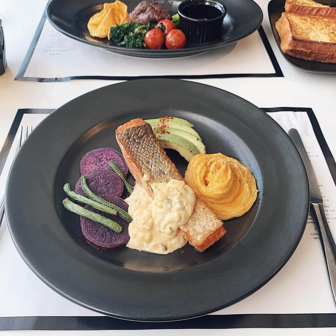 tomoko arimaのインスタグラム：「#mercerbrunch 好きで青山店と六本木店どっちもお邪魔してる🍴♡ . . (いい休日と見せかけて、写真は今日じゃないです笑) . . #cafe #1年ぶりくらいの投稿 #お久しぶりです」