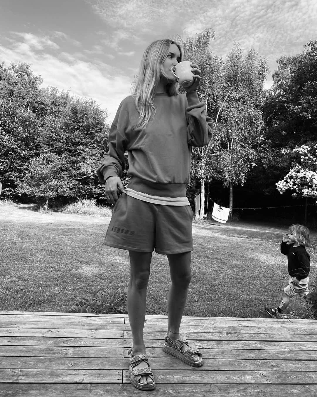 ペニーレ・タイスベックのインスタグラム：「Sunday 7:16 AM ☕️☕️」
