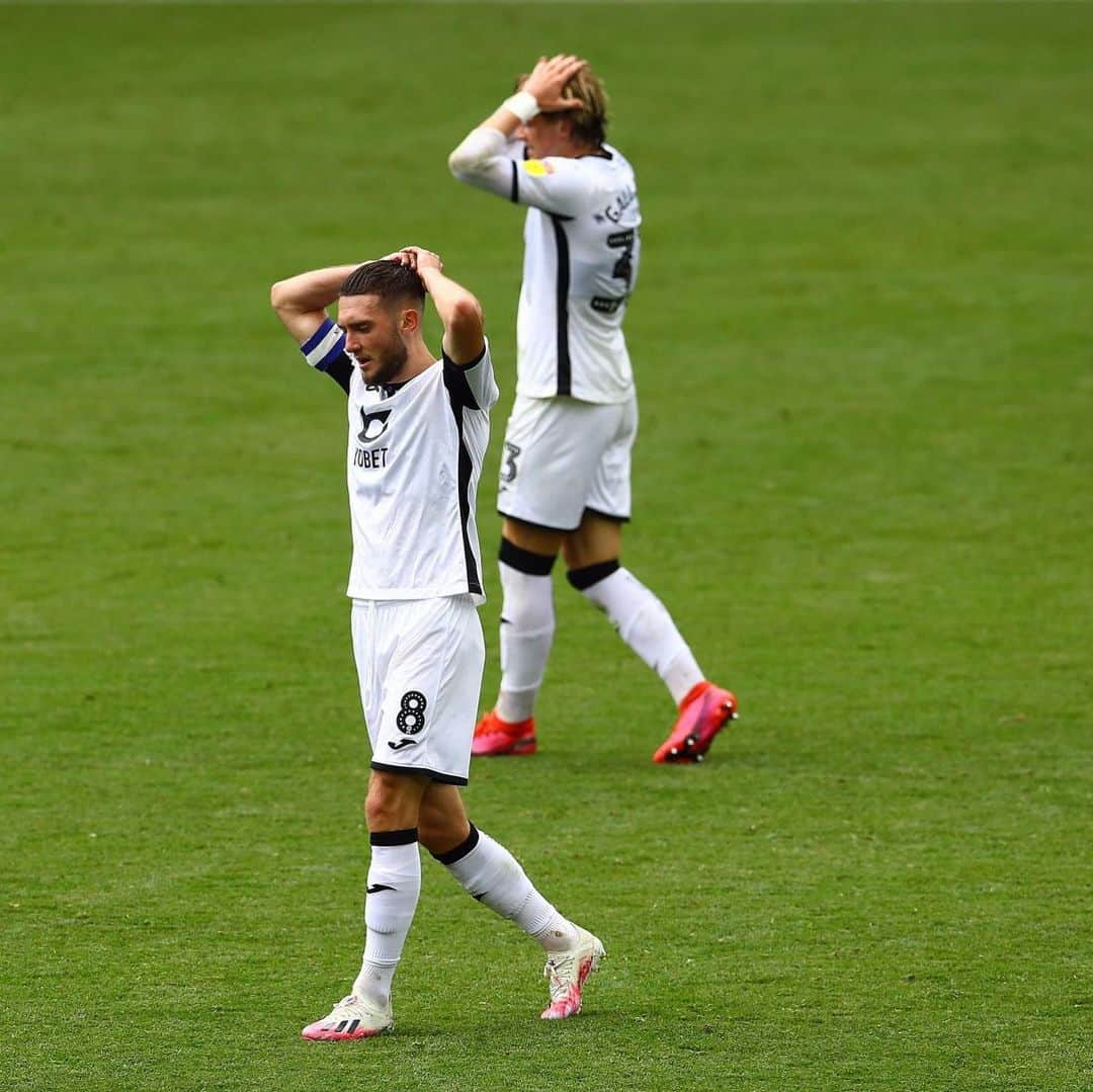 スウォンジー・シティAFCさんのインスタグラム写真 - (スウォンジー・シティAFCInstagram)「📸 No pain, no gain. #jackarmy we must keep the faith! 💪」6月28日 17時24分 - swansofficial