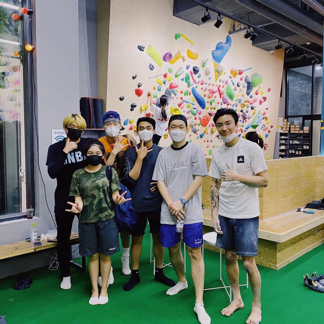 Paloaltoのインスタグラム：「날이 더워져서 등산대신 클라이밍을 하려고 모였는데 국가대표 클라이머 @chonjongwon96 님께서 친절히 알려주셔서 영광!」