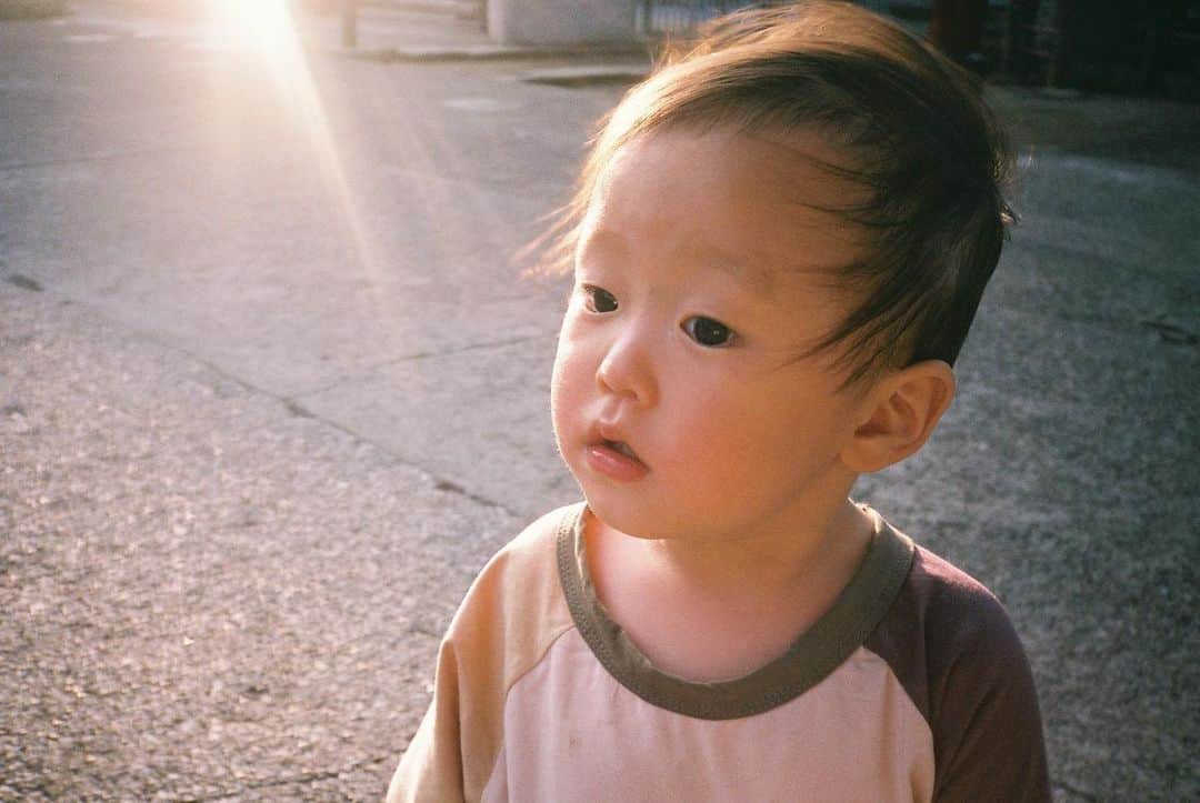 花盛友里のインスタグラム：「太陽が恋しいなぁ。」