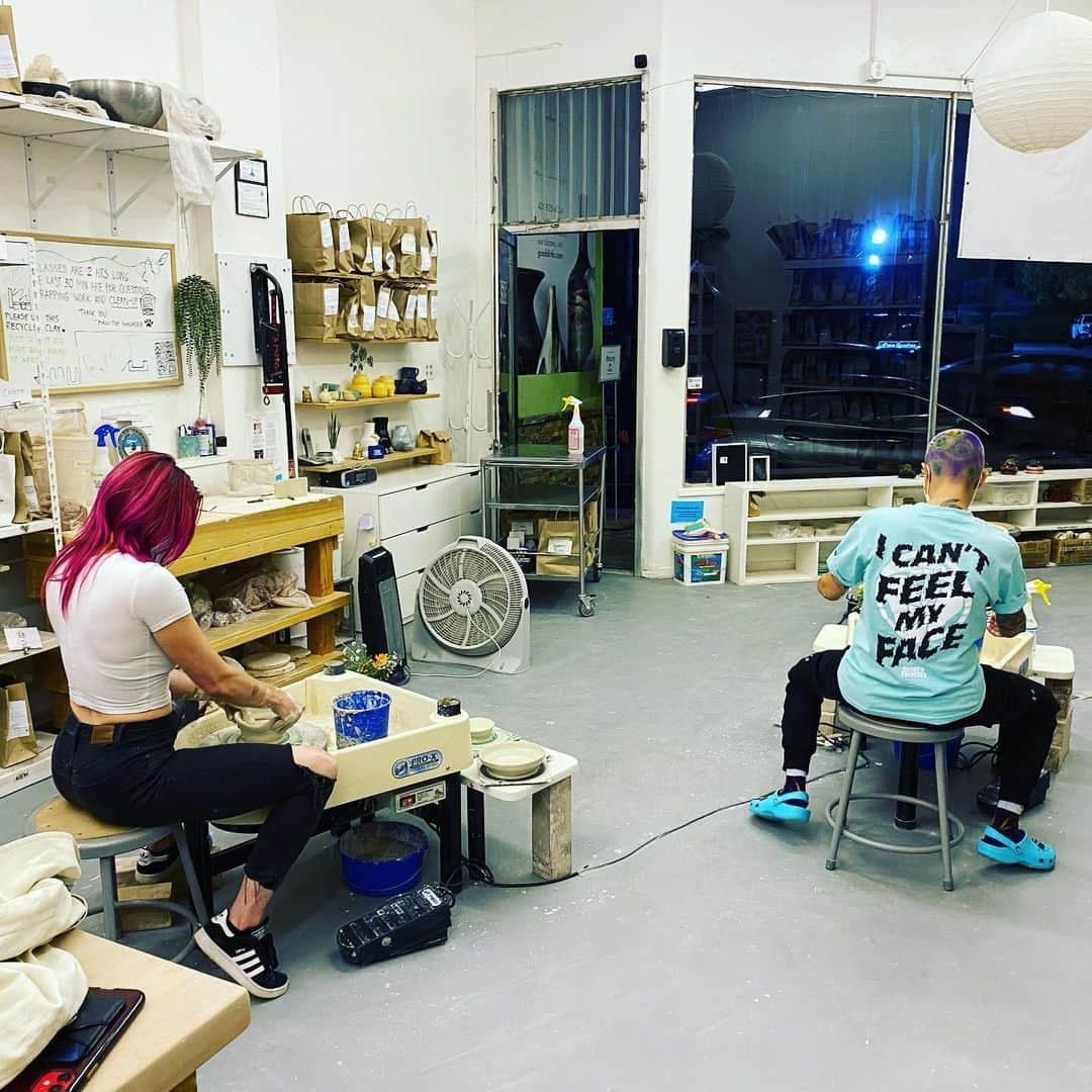 ルビー・ローズさんのインスタグラム写真 - (ルビー・ローズInstagram)「Pottery class with the coolest cat I know @caitylotz」6月28日 17時39分 - rubyrose