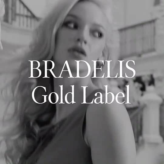 BradelisNewYork/ブラデリスニューヨークのインスタグラム：「. こだわりのレースは秘めたおしゃれだけでは勿体ない ～Botany Camisole～  ヨーロッパの伝統的なモチーフに新しい技術とエッセンスを取り入れたデザイン ファッションに新たな輝きを加えるBotanyレースはランジェリーだけでは勿体ない♡  アウターにもレースをさりげなくあしらってレースの美しさを楽しんで.+ . . .  #bradelis#bradelisnewyork #ブラデリス #ブラデリスニューヨーク」