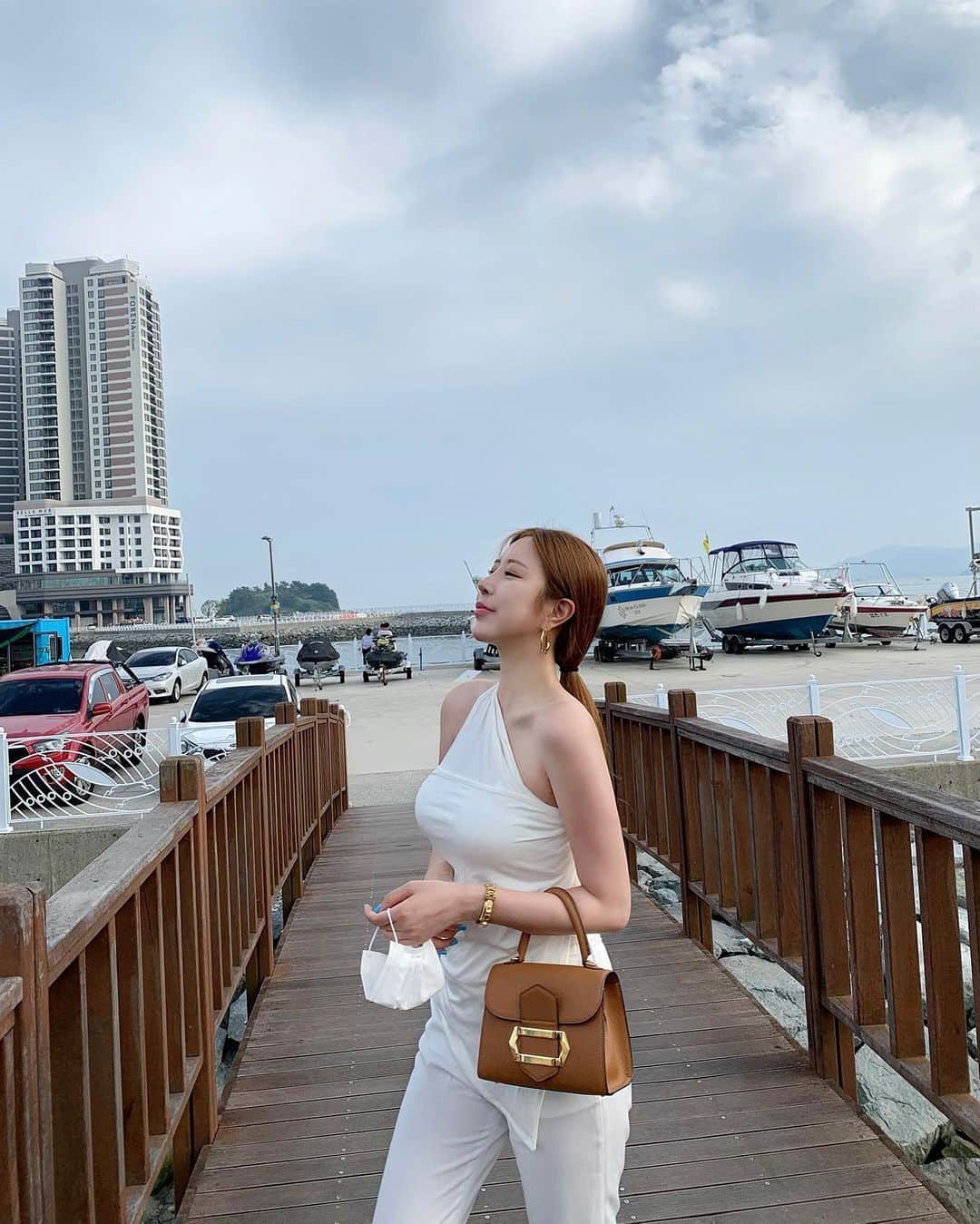 Choi Somiさんのインスタグラム写真 - (Choi SomiInstagram)「⠀⠀⠀⠀ #글랜더 #glander ⠀⠀⠀⠀ ☁️🤎」6月28日 17時49分 - cxxsomi