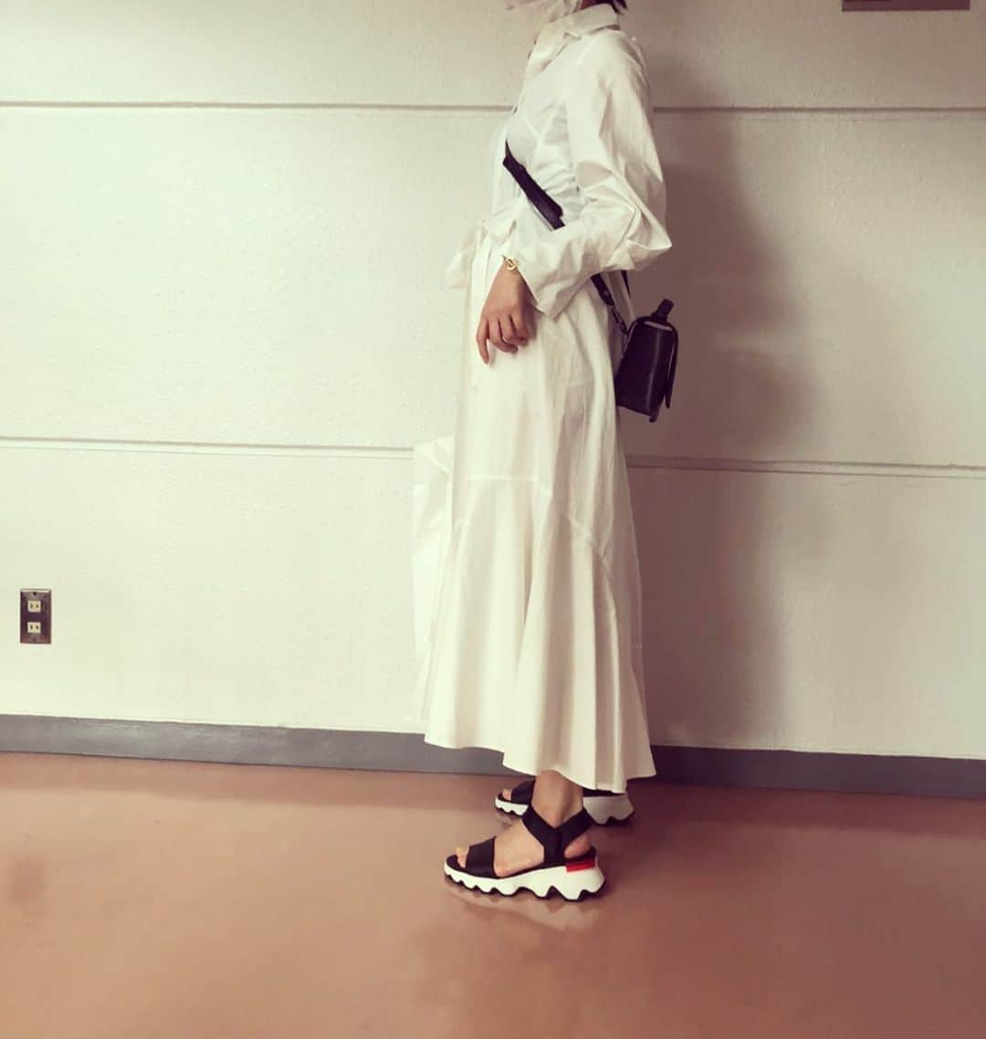 犬山紙子さんのインスタグラム写真 - (犬山紙子Instagram)「買ってそのまま着て帰ってきたやつ @stylings_official のこの袖のかわいさ伝わるかな…」6月28日 17時44分 - inuyamakamiko