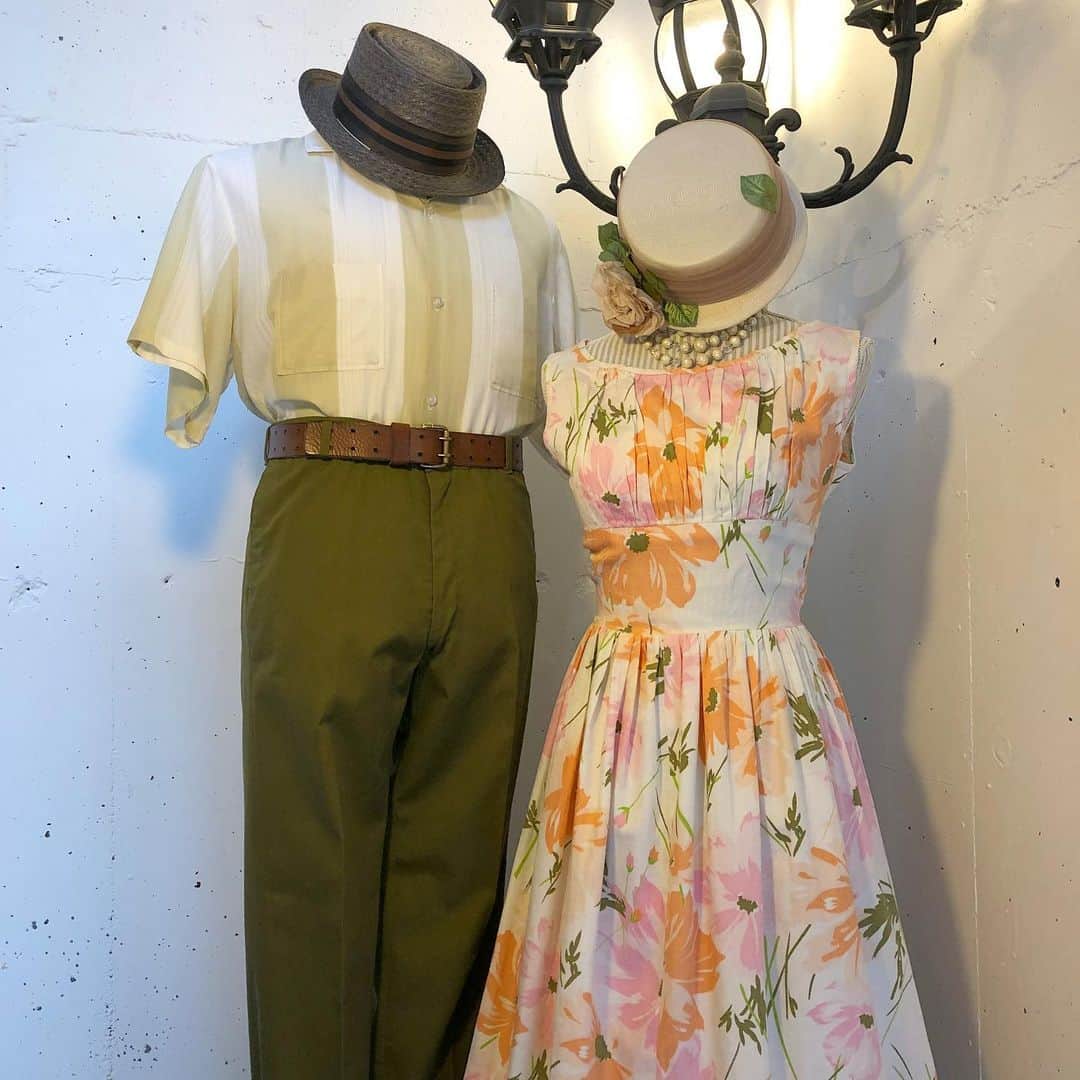 NUTTY Vintage&Collectibleのインスタグラム：「💐NEW DISPLAY💐 ㅤㅤㅤㅤㅤㅤㅤㅤㅤㅤㅤㅤㅤ summer garden couple style ㅤㅤㅤㅤㅤㅤㅤㅤㅤㅤㅤㅤㅤ ------------------------------------- 🛍NUTTY通販について🛍 ------------------------------------- ◎掲載商品は全て通販可能となっておりますので、詳細はDMにてお気軽にお問い合わせくださいませ。また、ONLINE STOREに随時商品を掲載しております。商品詳細も記載しておりますので、是非ご利用くださいませ。 🔎 http://nutty.theshop.jp/ （ プロフィールページURLよりjump🕊） ㅤㅤㅤㅤㅤㅤㅤㅤㅤㅤㅤㅤㅤ ◎ご自宅でもお買い物をお楽しみいただけるVIDEO CHAT SHOPPING📺テレビ電話をお繋ぎして、リアルタイムでご案内いたします。詳細は過去の投稿をご覧ください。」