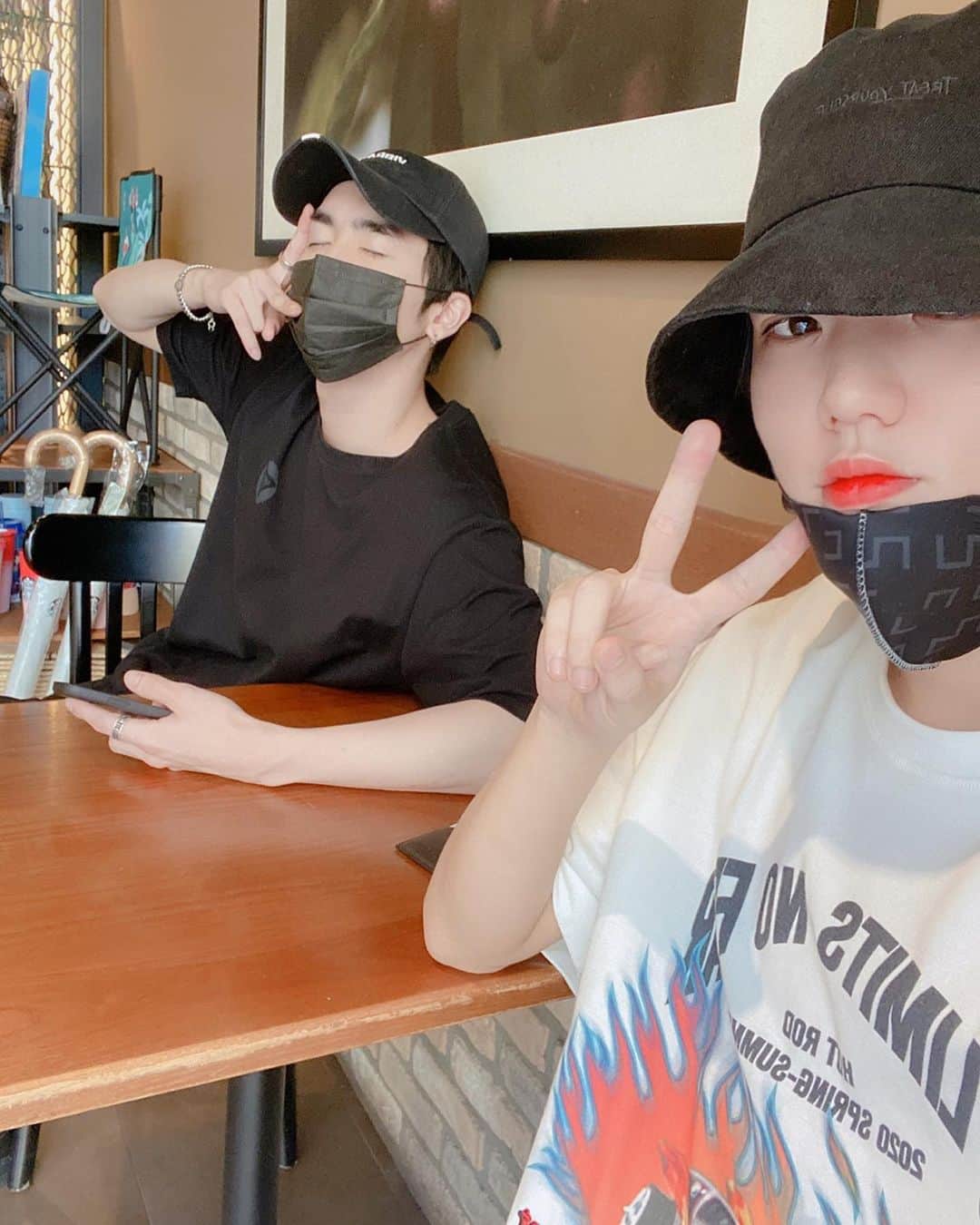 UP10TIONさんのインスタグラム写真 - (UP10TIONInstagram)「환샤🥰 #업텐션 #환희 #샤오」6月28日 17時51分 - u10t_official