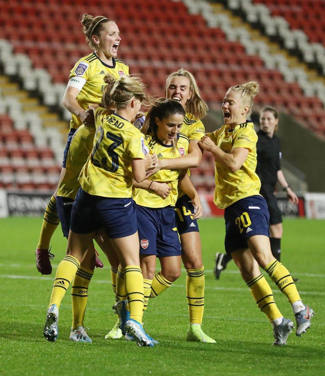 Arsenal Ladiesさんのインスタグラム写真 - (Arsenal LadiesInstagram)「Missing that matchday feeling 😢⁣ ⁣ #COYG #ComeOnYouGunners #Arsenal #AFC」6月28日 18時27分 - arsenalwfc