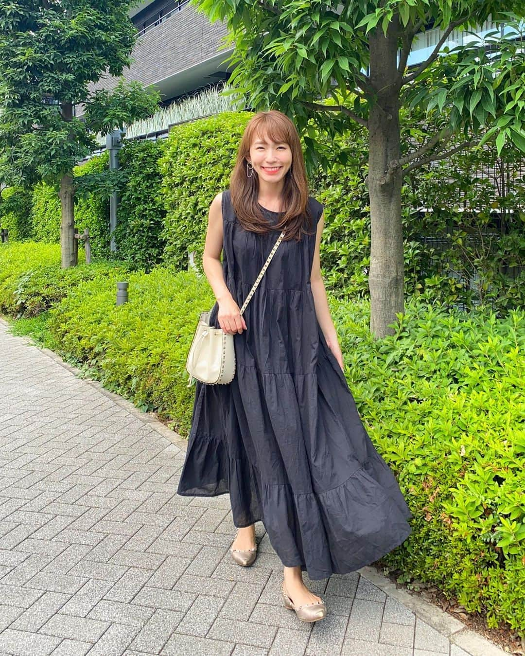 shizuka.watanabeさんのインスタグラム写真 - (shizuka.watanabeInstagram)「♡♡♡ ・ ・ ワンピースにしてしまいがちな最近〜💛 ・ 一枚で様になるしいいよね！ ・ zozotownで1000円OFFだって💗 気になったらチェックしてみて！！ ・  @kazurise @yoka1124 とお揃いなんだよ！ ・ ・ ・ 今日はそんな2人にも会えて嬉しい１日🙌❤️ ・ ・ ・ ・ @rectangle_official #rectangle_official #rectangle_code #rectangle #レクタングル #きれいめコーデ #きれいめカジュアル #きれいめファッション #女の子ママ #姉妹ママ #오오티디 #옷스타그램 #데일리록　#カジュアルコーデ　#162cm #大人コーデ　#大人カジュアル　#30代ファッション #30代コーデ」6月28日 18時59分 - shizuka.watanabe