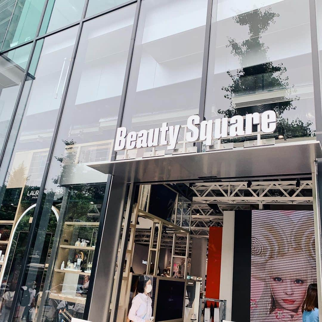 舞石まことさんのインスタグラム写真 - (舞石まことInstagram)「﻿ ﻿ 原宿に新しく「Beauty Square」がOpenしました💫﻿ ﻿ 私の大好きなコスメが沢山あって幸せ空間だったし、メイクブースとかもあって楽しかったよ〜﻿ 是非コスメ買いに行ってみてね〜👱🏻‍♀️🤎﻿ ﻿ ﻿ #資生堂原宿　#beautysquare #pr」6月28日 19時07分 - makotomaishi