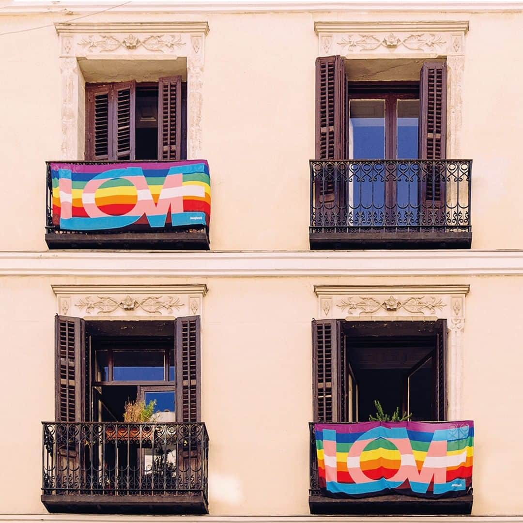 デシグアルさんのインスタグラム写真 - (デシグアルInstagram)「Happy LGBTIQ+ Pride Day for everyone! #happypridemonth」6月28日 19時00分 - desigual