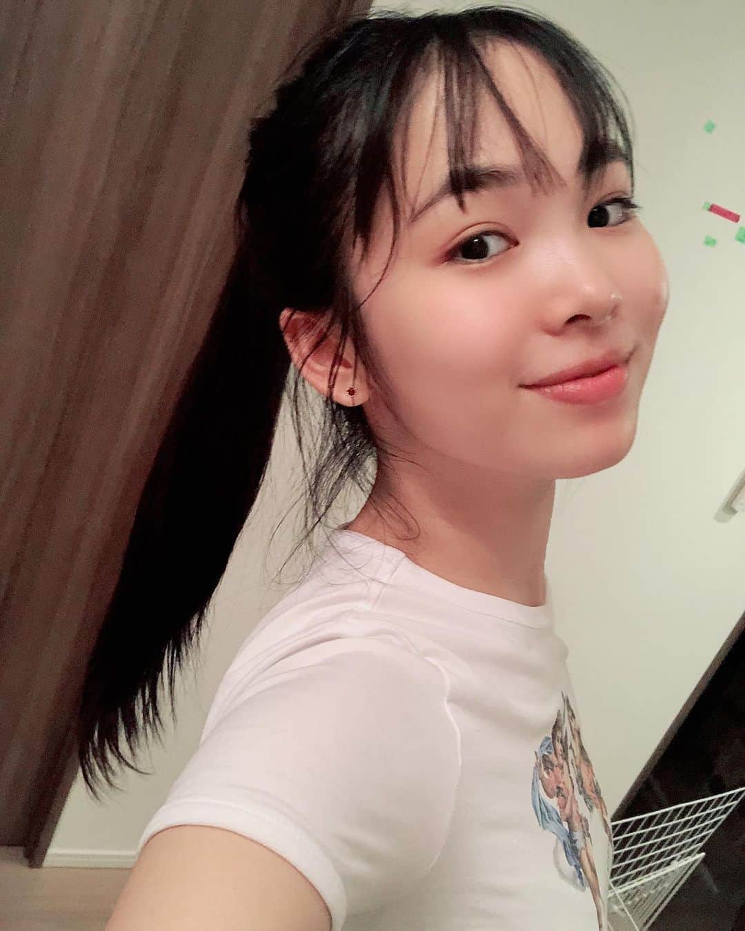 大友樹乃のインスタグラム：「梅雨ですね☔️ #前髪が💦#そんな時もあるよね笑」