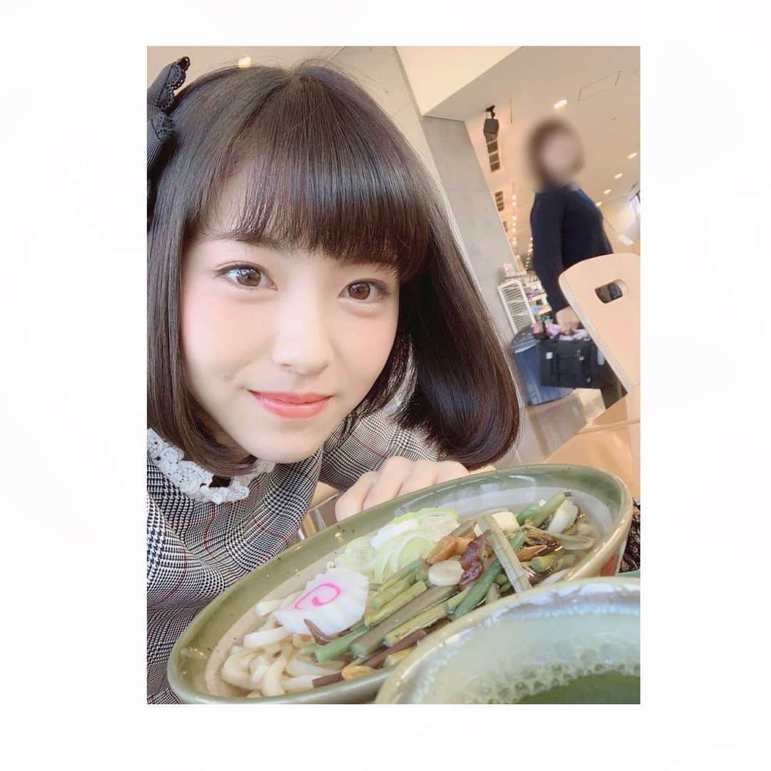 浜辺美波さんのインスタグラム写真 - (浜辺美波Instagram)「屍人荘にいたとき!! 蕎麦は鴨がすきです」6月28日 20時08分 - minami_hamabe.official