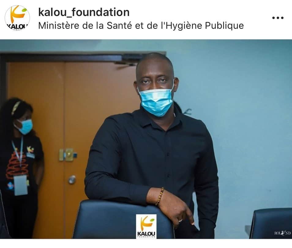 サロモン・カルーさんのインスタグラム写真 - (サロモン・カルーInstagram)「Merci à la team KF @mamaudoudiawara @kony_diawara @melie_tiacoh @majotalou #Repost @kalou_foundation ・・・ Ce vendredi 26 Juin 2020, répondant à l'élan de solidarité demandé par SEM Alassane Ouattara, la fondation Kalou a offert une ambulance au Ministère de la Santé et de l'Hygiène Publique. C’est des mains de @majotalou, ambassadrice de la fondation accompagnée du Secrétaire Général de la fondation @mamaudoudiawara que cette ambulance a été remise à M. Joseph Aka Directeur de Cabinet du Ministre de la Santé et de l'Hygiène Publique. cc @salomonkalou . . . #Don #FondationKalou #Fondation #StopCovid19 #Coronavirus #SAMU #Abidjan #Cotedivoire #Africa #medecine」6月28日 20時19分 - salomonkalou