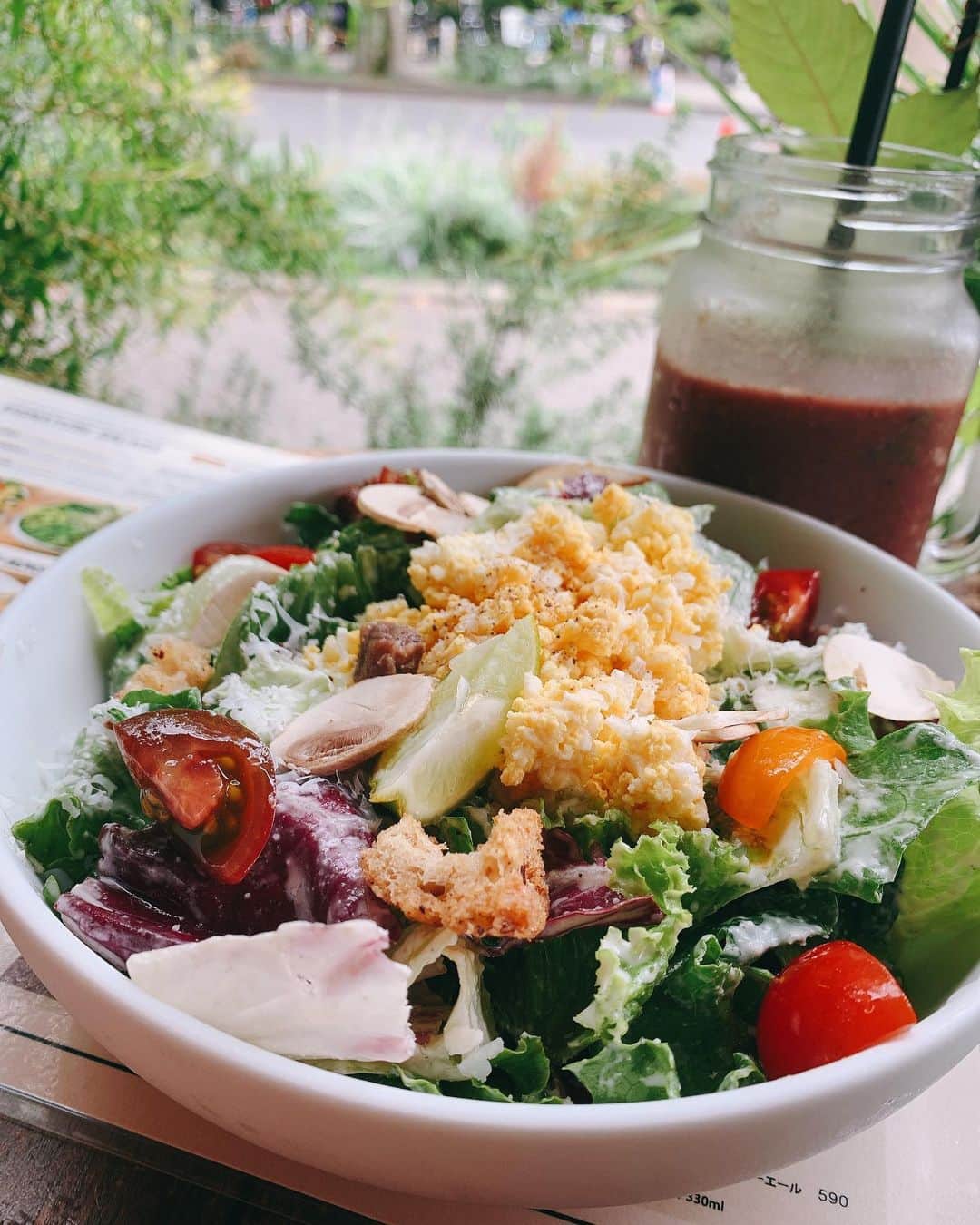 朝岡実嶺さんのインスタグラム写真 - (朝岡実嶺Instagram)「『美と健康は食事から』と言うコンセプトのレストラン、Mr.FARMERのランチ🍴 🔸マッシュルームとケールのサラダ 🔸ヴィーガンロコモコ すごく美味しかった😋😋😋 Having launch at Mr.FARMER which has the concept "beauty and health made from the food". 🔸Mushroom and kale salad 🔸Vegan Loco moco So delicious😋😋😋 #ミスターファーマー #ヴィーガン料理  #ロコモコ #mrfarmer #veganfood  #locomoco」6月28日 20時31分 - mirei_asaoka